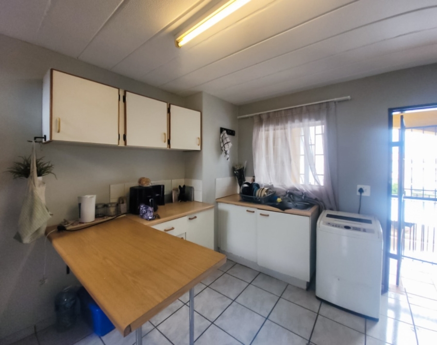 1 Bedroom Property for Sale in Kannoniers Park North West